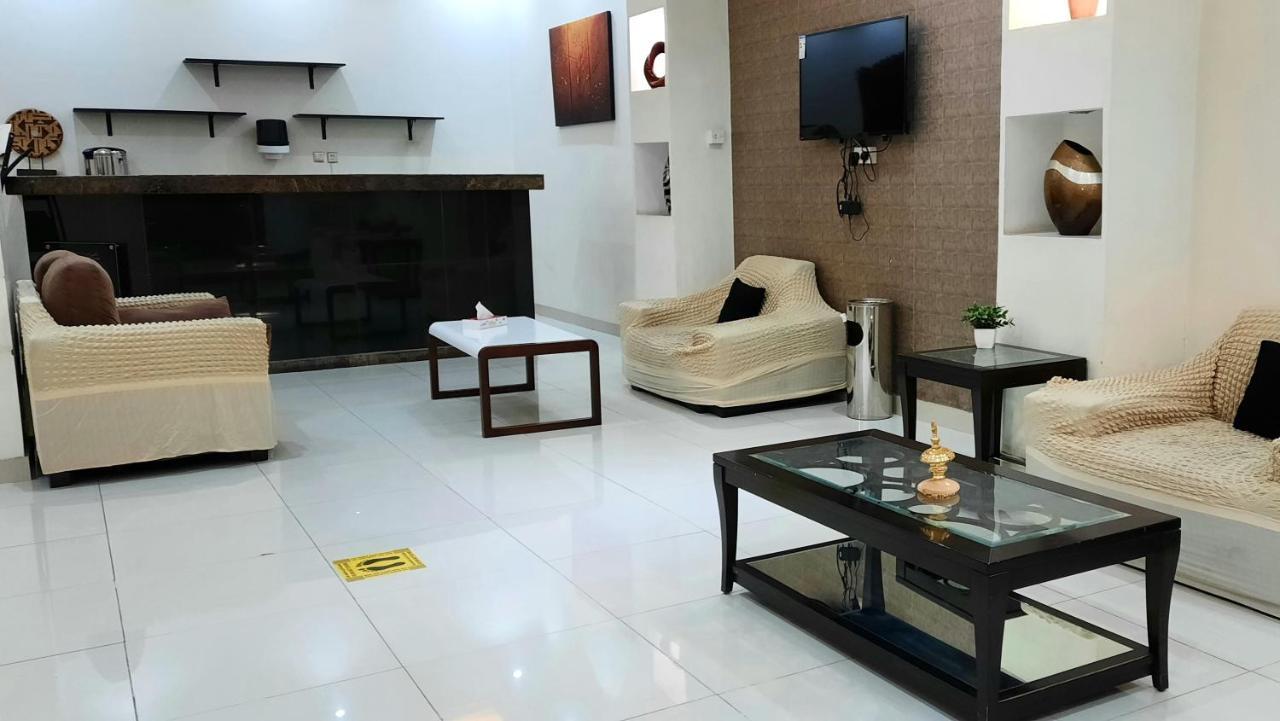 Rehana Al-Wurud Suites Khamis Mushait Exterior photo