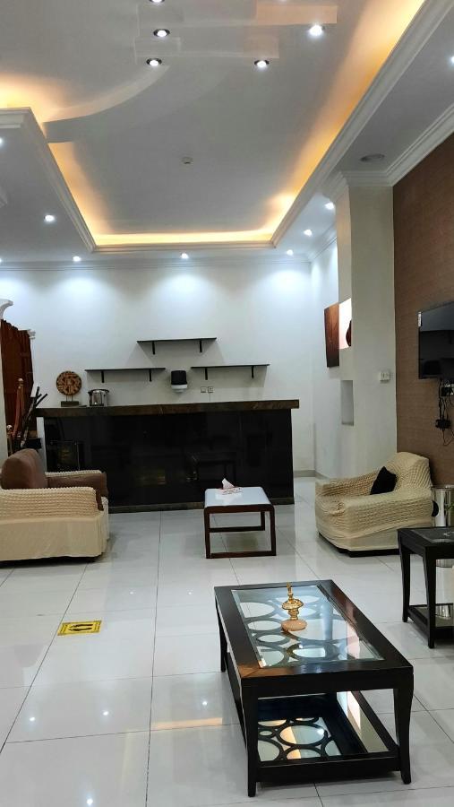 Rehana Al-Wurud Suites Khamis Mushait Exterior photo