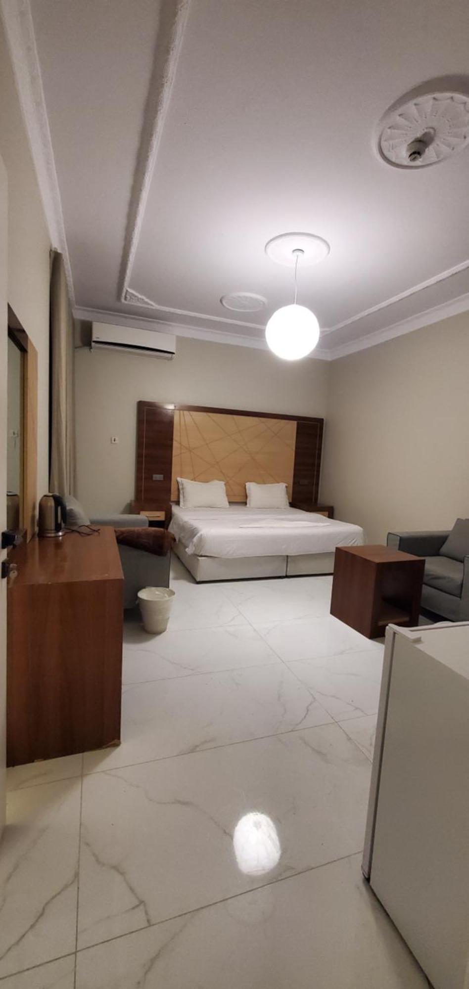 Rehana Al-Wurud Suites Khamis Mushait Exterior photo
