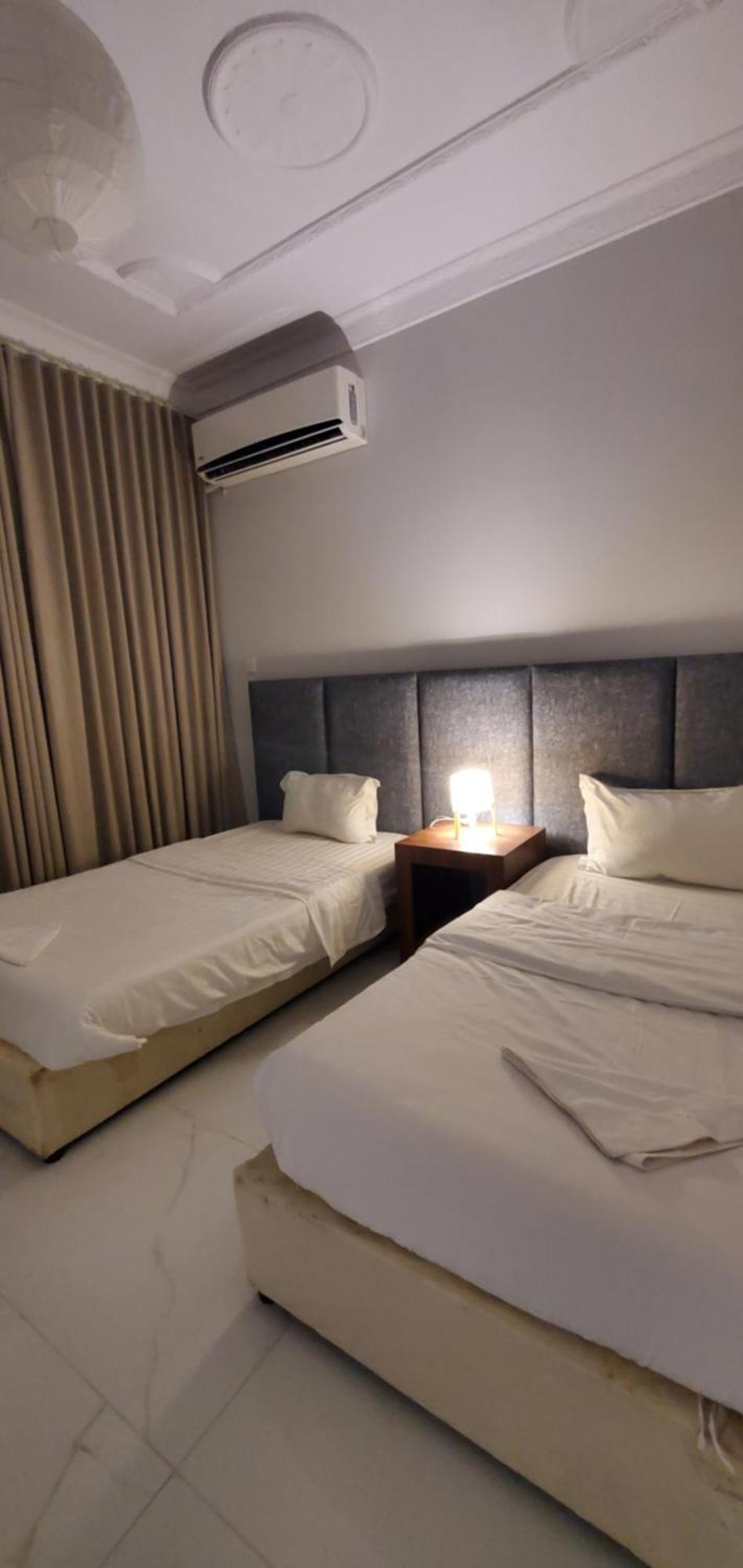 Rehana Al-Wurud Suites Khamis Mushait Exterior photo